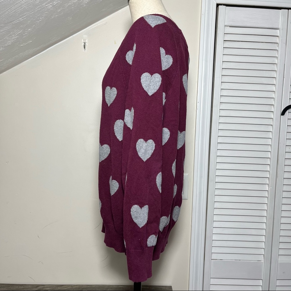 🎉 HP 🎉 Torrid Burgundy and Gray Cotton Heart Print Sweater, Size 1 - Picture 3 of 13